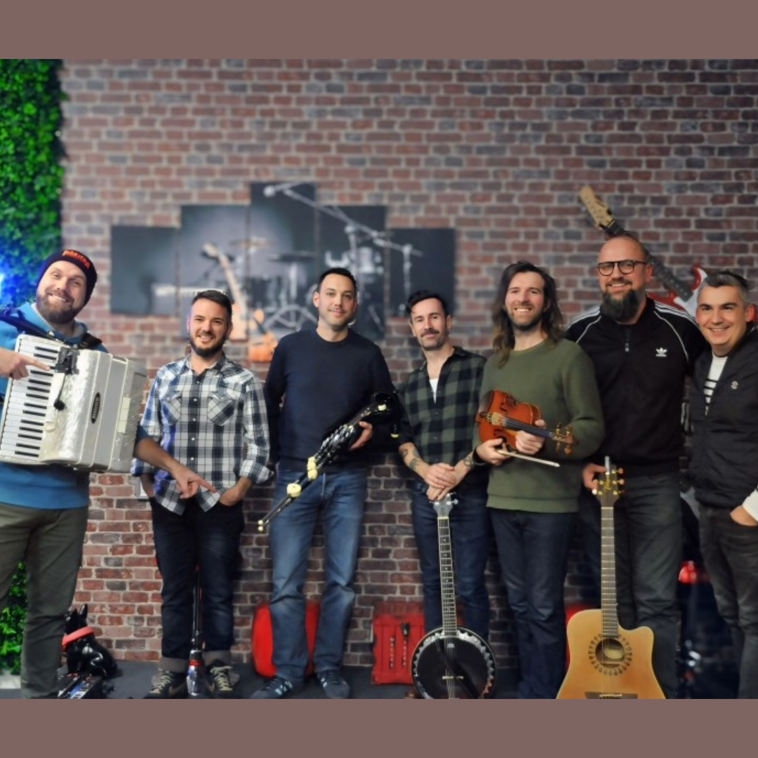 Sunset Live – Pog Mo Thoin 