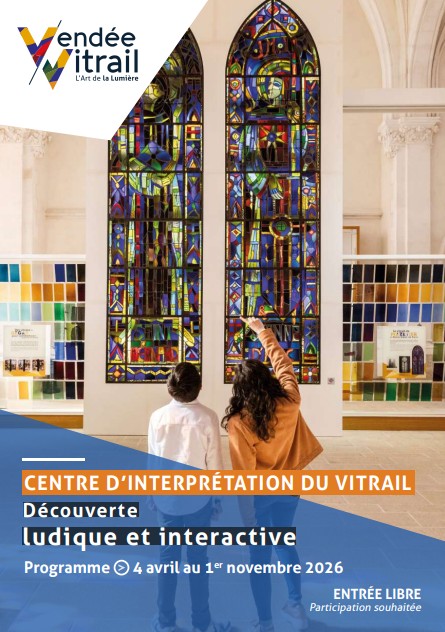 Ce vitrail était destiné à Notre-Dame de Paris. Il est chez nous.