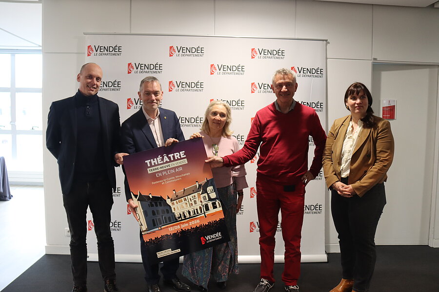 Alex Lutz, Hugo, Pagnol — du grand théâtre dans les châteaux vendéens cet été