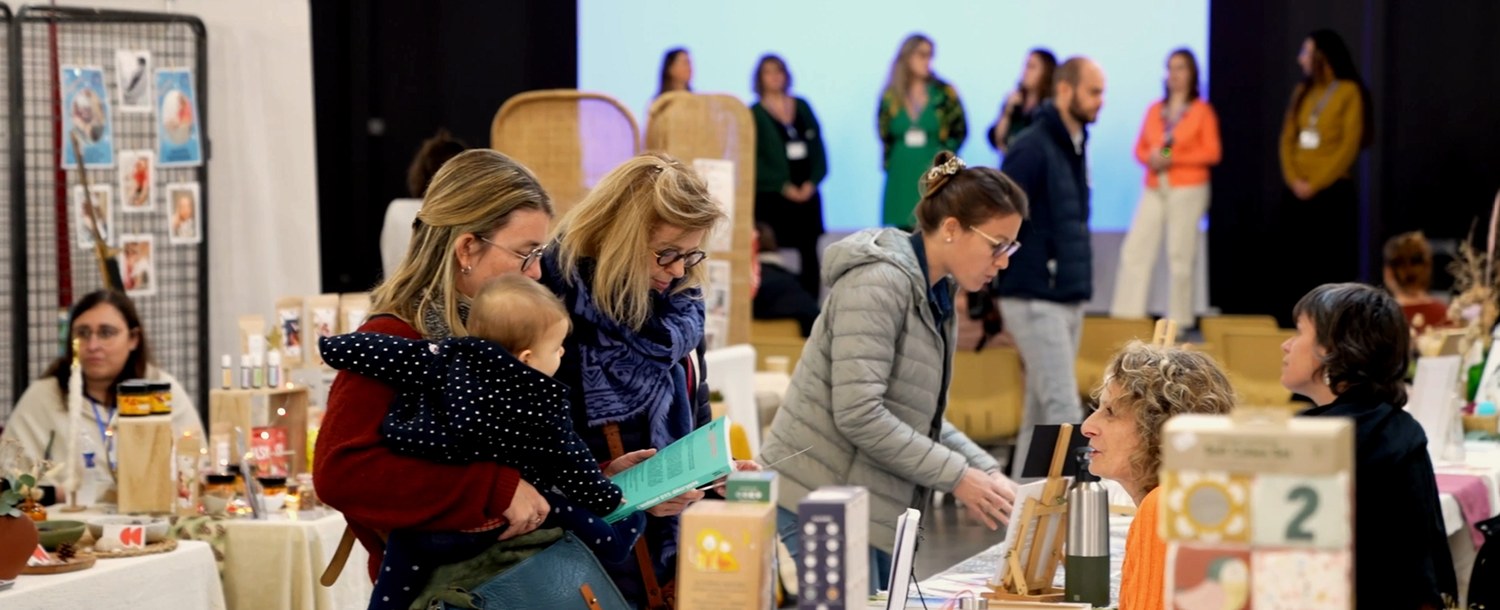 Visiteurs et exposants lors du salon Enfance et Parentalité